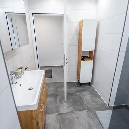 Διαμέρισμα Quiet House - 10 Min Away From Cologne Μπέργκις Γκλάντμπαχ